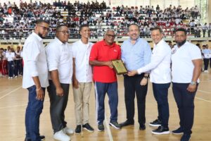 Inauguran Juegos Interescolares del Distrito 15-01 con más de 1,300 atletas en Los Alcarrizos